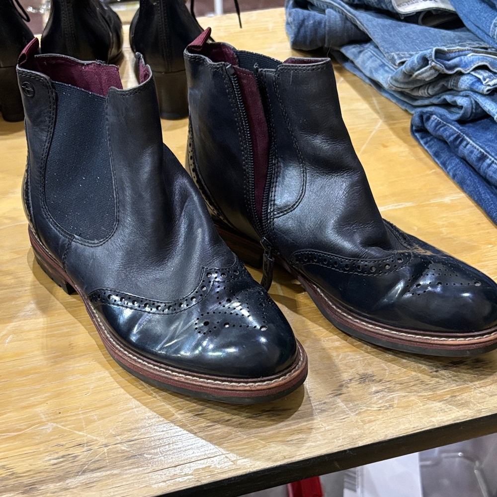 Elegant Black Leather Ankle Boots
